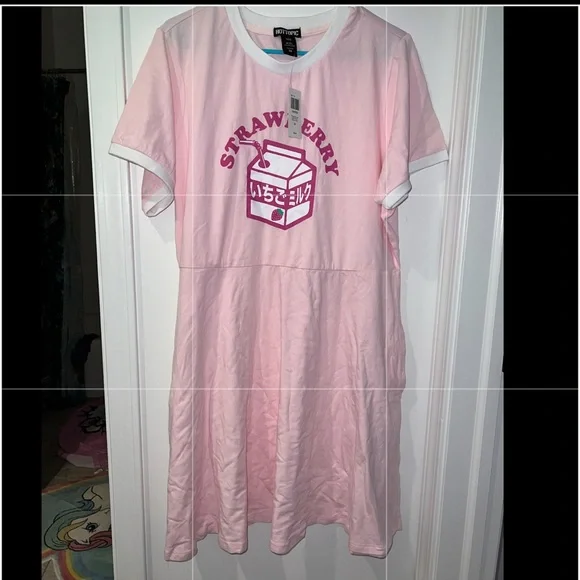Strawberry Milk Carton Ringer T-Shirt Dress Plus Size - Picture 6 of 10